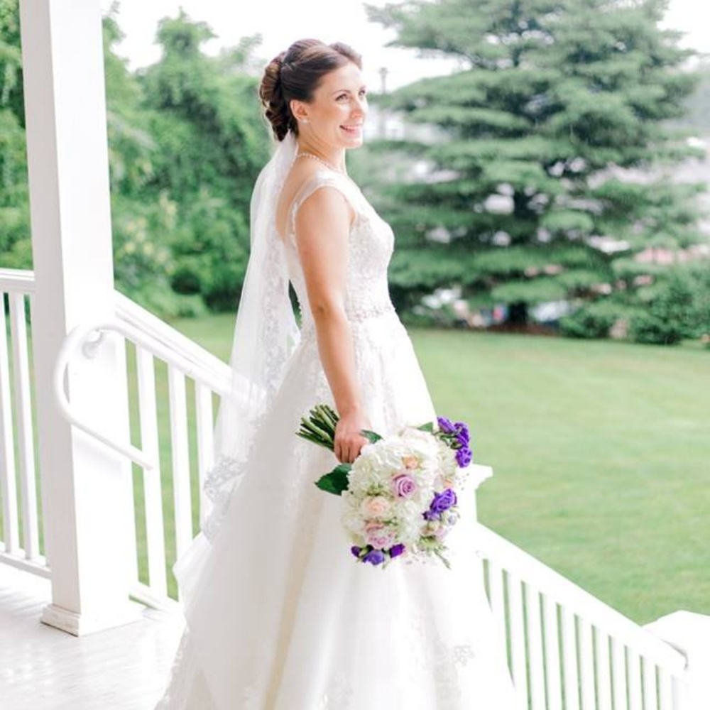 Wedding dress - Picture 4 of 6